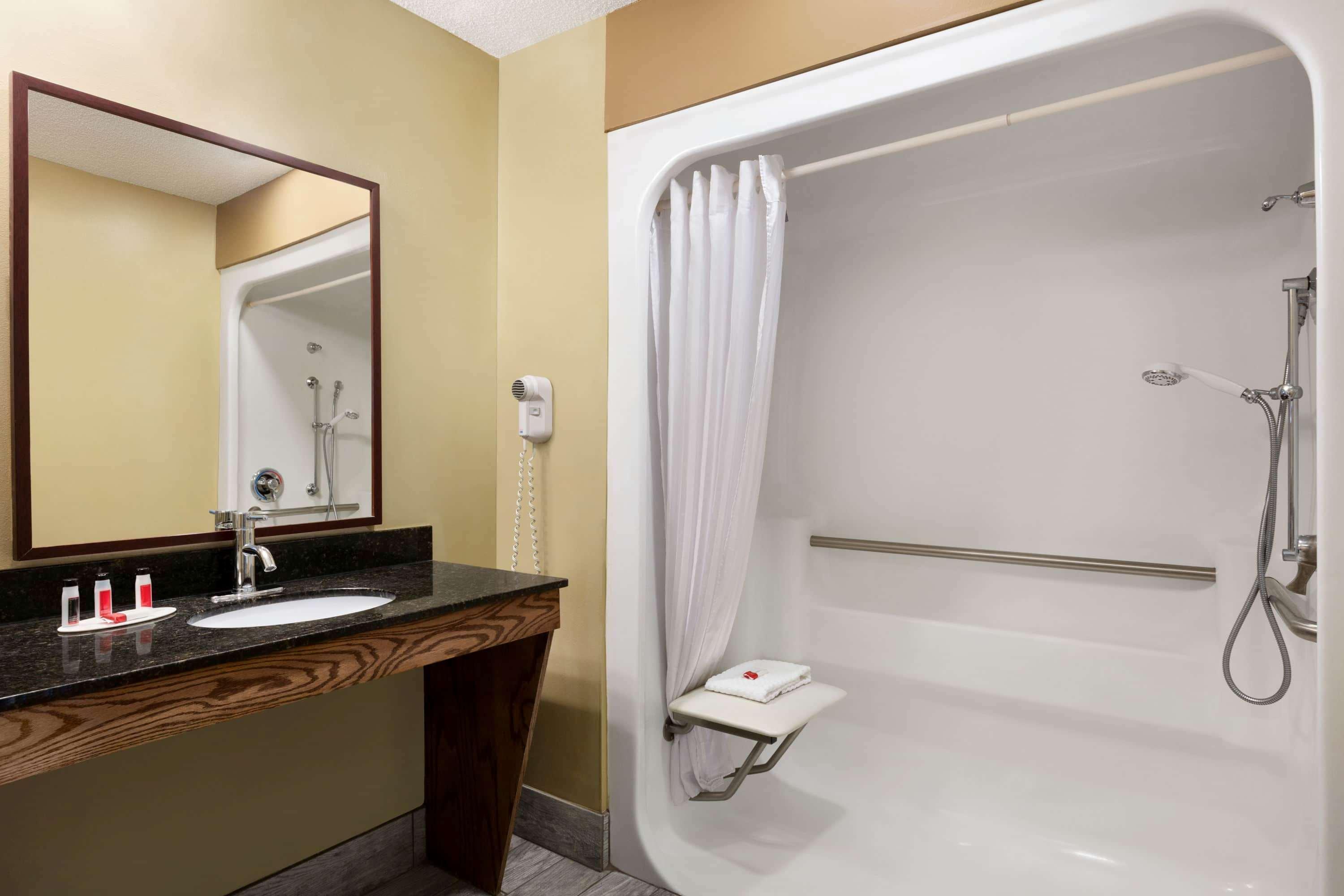 Baymont By Wyndham Warner Robins Motel Екстериор снимка