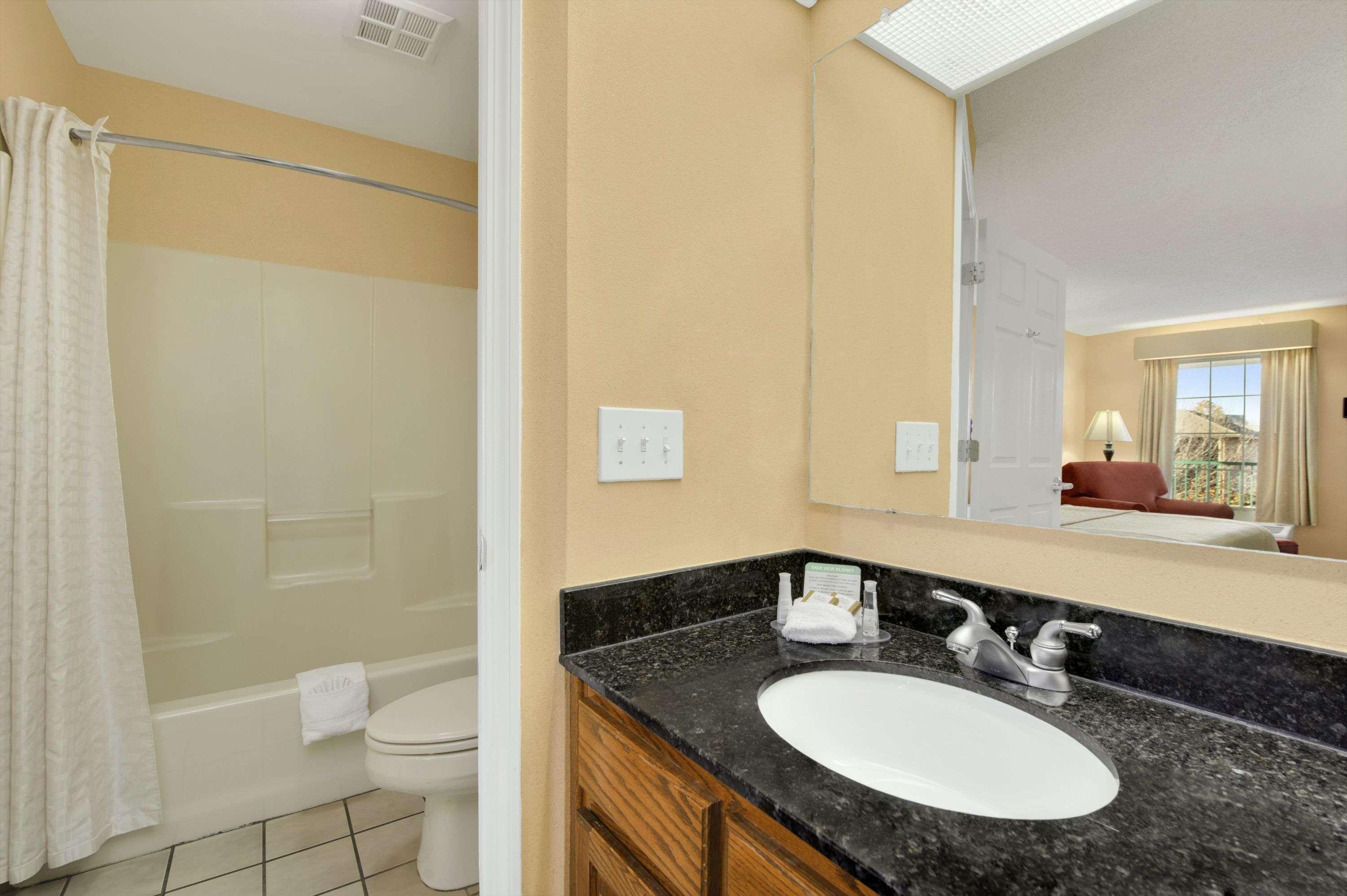 Baymont By Wyndham Warner Robins Motel Екстериор снимка