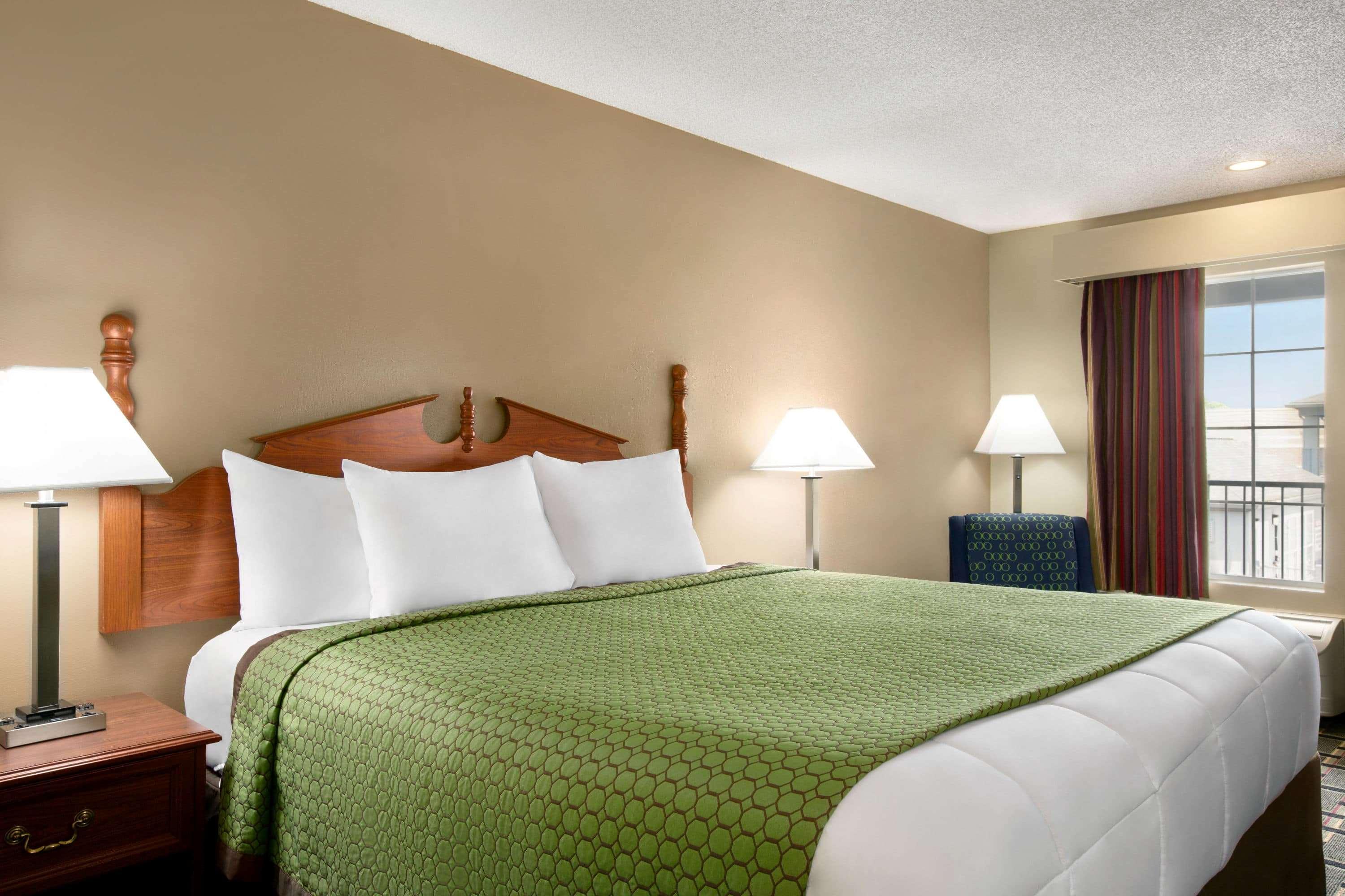Baymont By Wyndham Warner Robins Motel Екстериор снимка