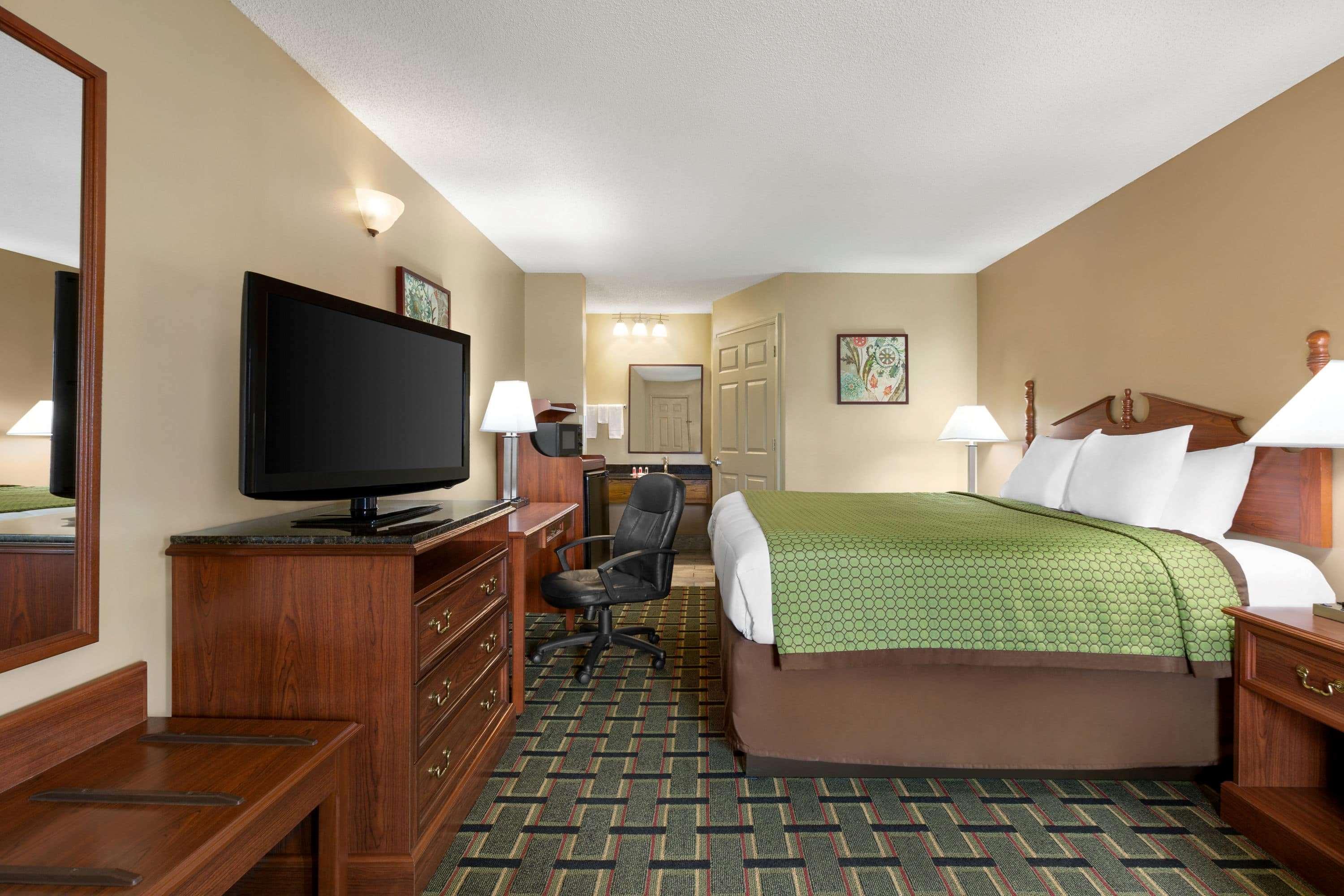 Baymont By Wyndham Warner Robins Motel Екстериор снимка