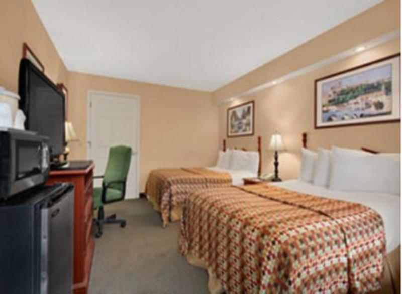 Baymont By Wyndham Warner Robins Motel Екстериор снимка