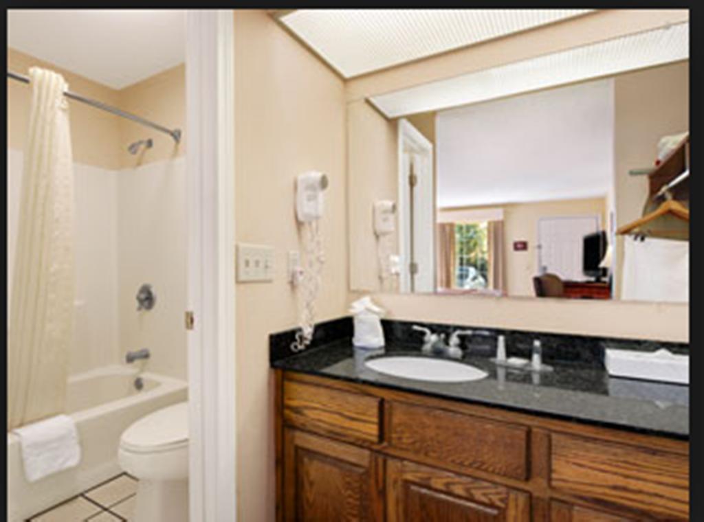Baymont By Wyndham Warner Robins Motel Екстериор снимка