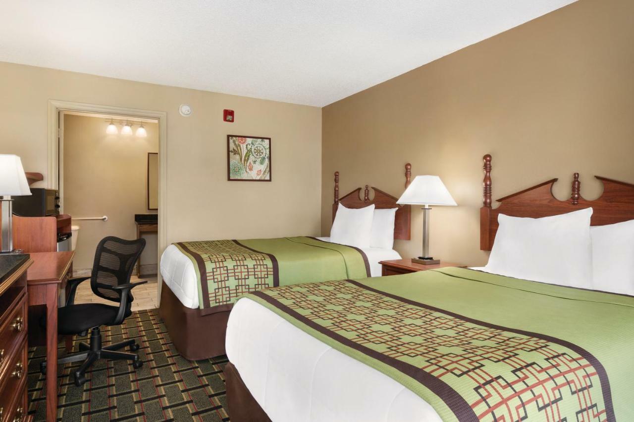 Baymont By Wyndham Warner Robins Motel Екстериор снимка