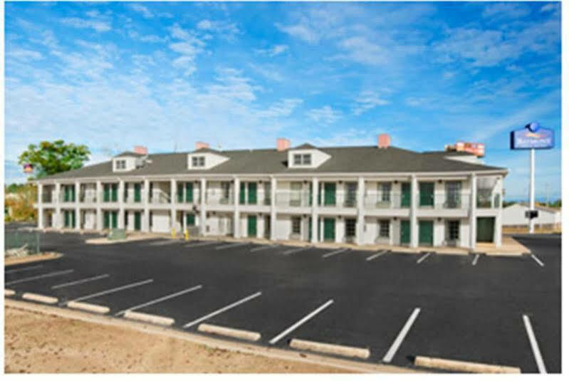 Baymont By Wyndham Warner Robins Motel Екстериор снимка