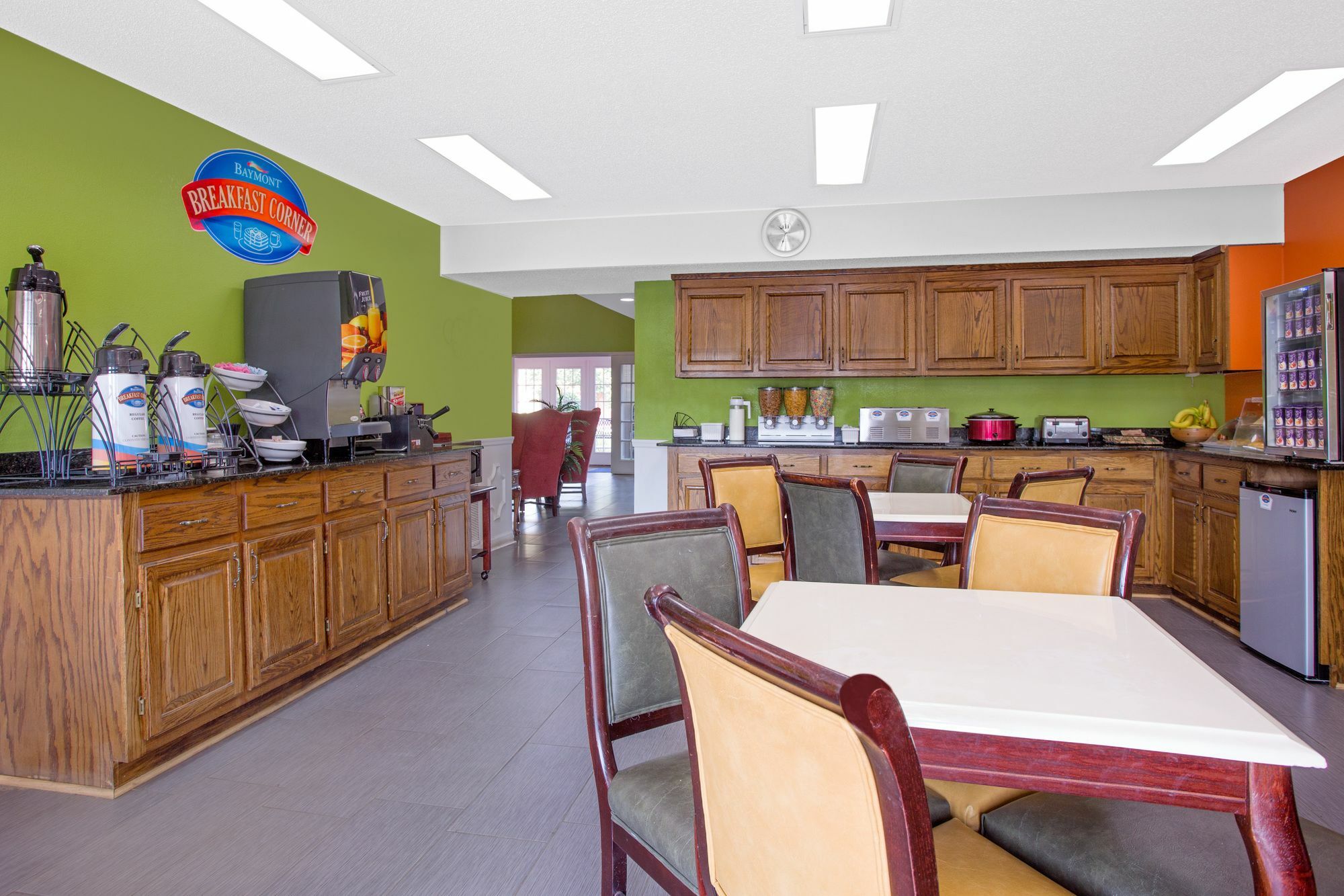 Baymont By Wyndham Warner Robins Motel Екстериор снимка